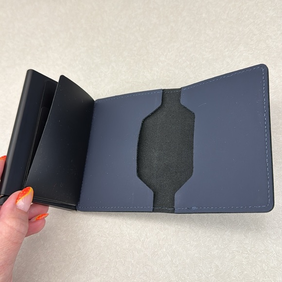 NWT Secrid Matte Slimwallet - Nightblue - Picture 4 of 9